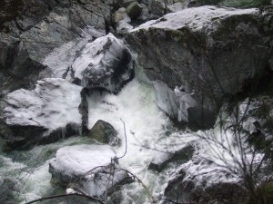 Icy rocks kept clear only by the rapids DSCF3728 300x225 Icy rocks kept clear only by the rapids